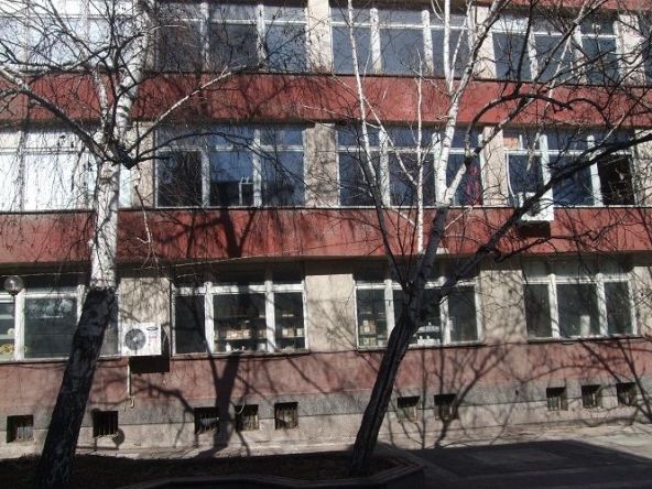 Промишлена сграда в Пещера - 1320 кв.м за 251 €/кв.м - Снимка #1