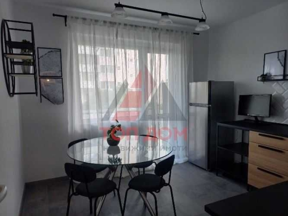 Дава се под наем Тристаен апартамент в Варна, Център - 60 кв.м за 561 € - Снимка #1