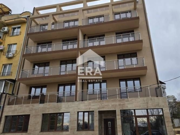 Тристаен апартамент в Русе, Дружба 3 - 140 кв.м за 1155 €/кв.м - Снимка #1