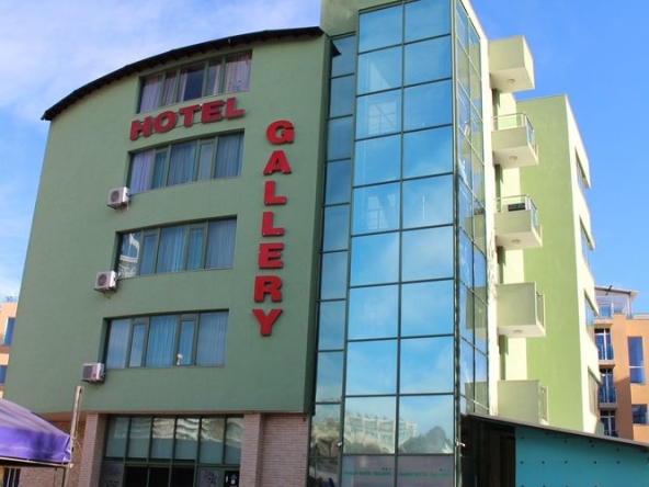 Дава се под наем Хотел в к.к. Слънчев бряг - 1750 кв.м за 100000 € - Снимка #1