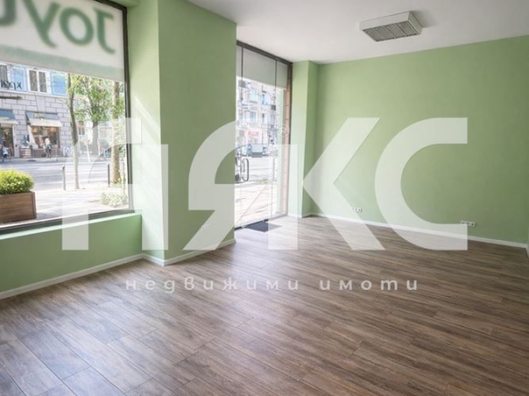 Дава се под наем Магазин в София, Център - 34 кв.м за 548.25 € - Снимка #1