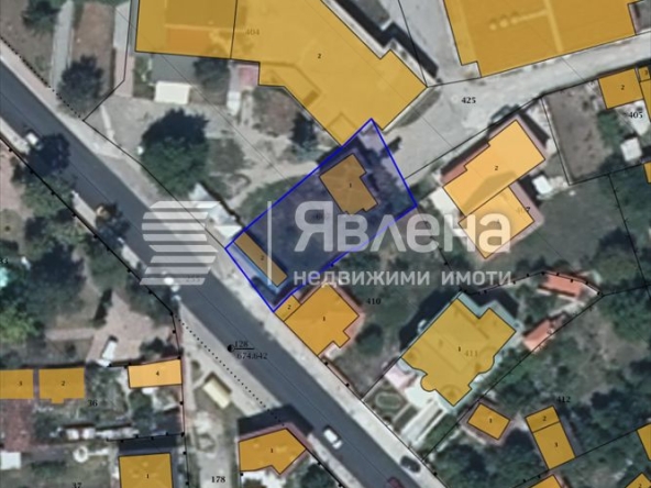 Магазин в Златица - 588 кв.м за 426 €/кв.м - Снимка #1