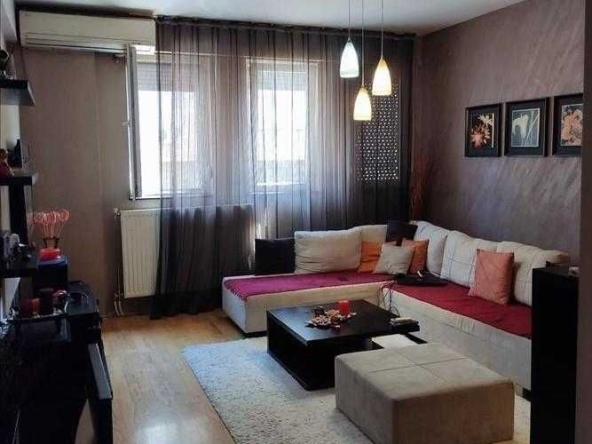 Дава се под наем Двустаен апартамент в София, Обеля 1 - 70 кв.м за 612 € - Снимка #1