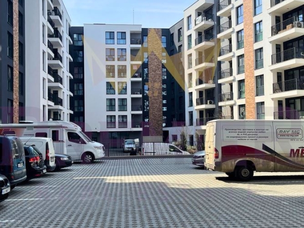 Двустаен апартамент в Бургас, Славейков - 61 кв.м за 1004 €/кв.м - Снимка #1