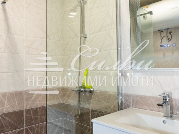 Двустаен апартамент в Шумен, Център - 63 кв.м за 1295 €/кв.м - Снимка #1