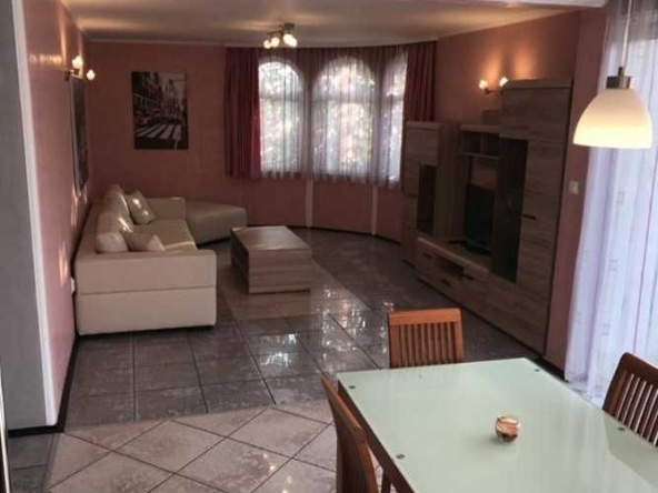 Дава се под наем Тристаен апартамент в София, Лозенец - 100 кв.м за 588.03 € - Снимка #1