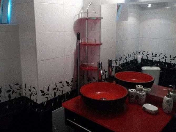 Дава се под наем Тристаен апартамент в Пловдив, Мараша - 88 кв.м за 321.3 € - Снимка #1