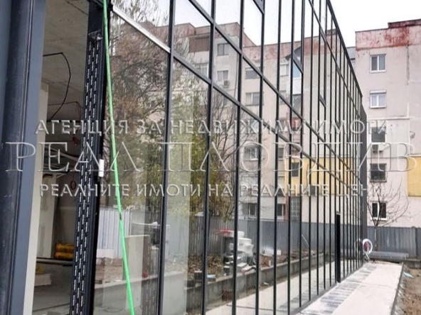 Офис в Пловдив, Кючук Париж - 180 кв.м за 2200 €/кв.м - Снимка #1