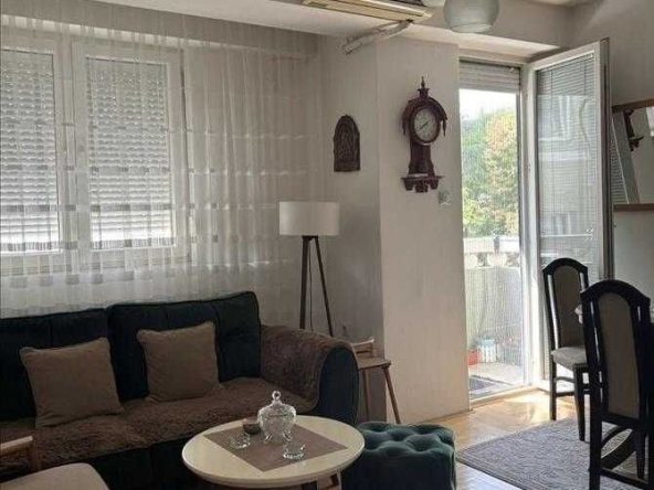 Дава се под наем Двустаен апартамент в Бургас, Лазур - 63 кв.м за 173.4 € - Снимка #1