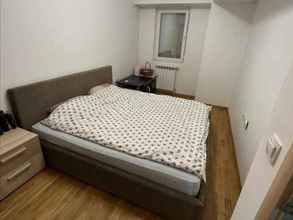 Дава се под наем Тристаен апартамент в София, Левски В - 90 кв.м за 612 € - Снимка #1