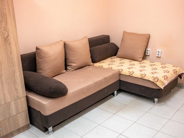 Дава се под наем Едностаен апартамент в Бургас, Център - 35 кв.м за 127.5 € - Снимка #1