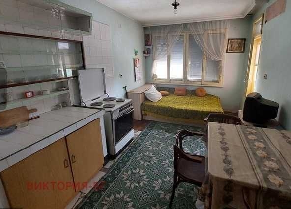 Етаж от къща в Пловдив, Прослав - 119 кв.м за 707 €/кв.м - Снимка #1