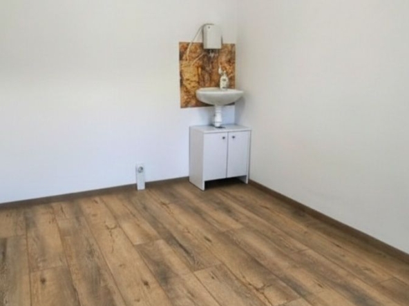 Магазин в Варна, Владислав Варненчик - 8 кв.м за 1688 €/кв.м - Снимка #1