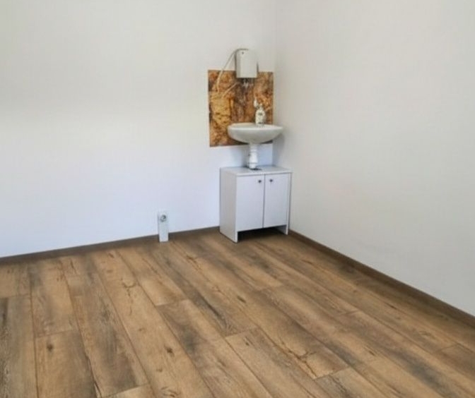 Магазин в Варна, Владислав Варненчик - 8 кв.м за 1688 €/кв.м - Снимка #1