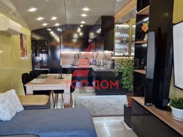 Тристаен апартамент в к.к. Св.Св. Константин и Елена - 89 кв.м за 3315 €/кв.м - Снимка #1