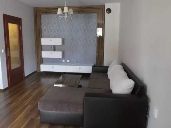 Дава се под наем Двустаен апартамент в Пловдив, Южен - 65 кв.м за 306 € - Снимка #1