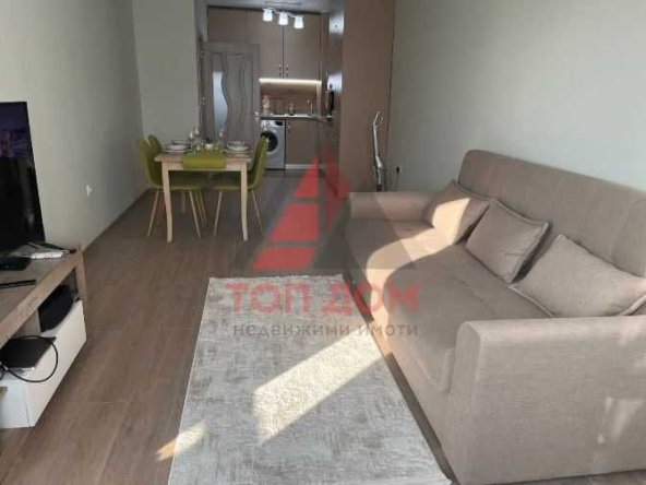 Дава се под наем Двустаен апартамент в к.к. Св.Св. Константин и Елена - 65 кв.м за 1100 € - Снимка #1