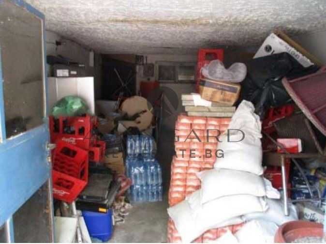 Гараж / Паркомясто в Пловдив, Кършияка - 27 кв.м за 704 €/кв.м - Снимка #1