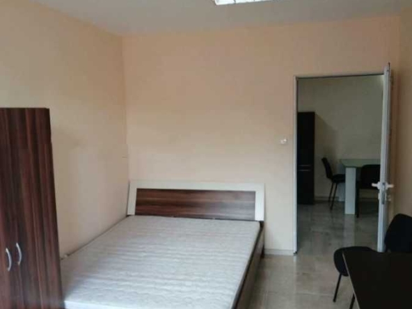 Дава се под наем Тристаен апартамент в София, Център - 65 кв.м за 714 € - Снимка #1