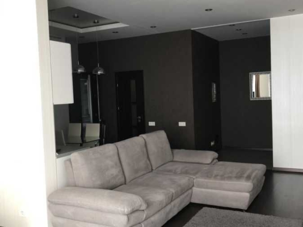 Дава се под наем Двустаен апартамент в София, Банишора - 61 кв.м за 408 € - Снимка #1