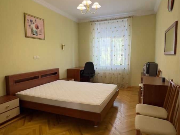 Дава се под наем Тристаен апартамент в София, Красно село - 81 кв.м за 450 € - Снимка #1