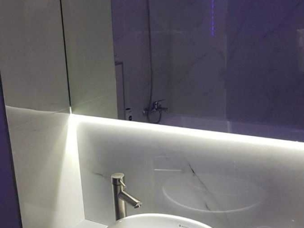 Дава се под наем Двустаен апартамент в София, Център - 63 кв.м за 500 € - Снимка #1