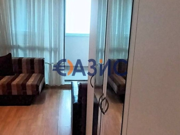 Двустаен апартамент в Бургас, Център - 45 кв.м за 1289 €/кв.м - Снимка #1