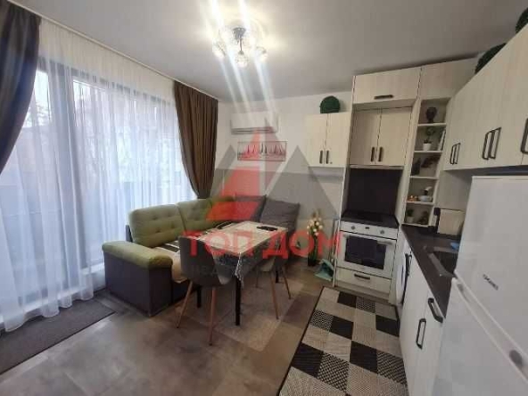 Дава се под наем Двустаен апартамент в Варна, Център - 40 кв.м за 640 € - Снимка #1