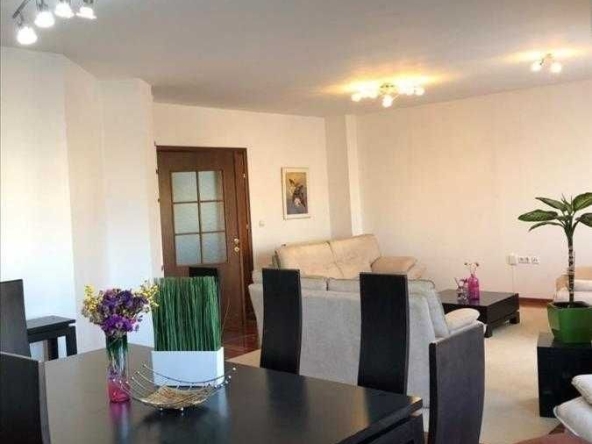 Дава се под наем Двустаен апартамент в Бургас, Славейков - 60 кв.м за 255 € - Снимка #1