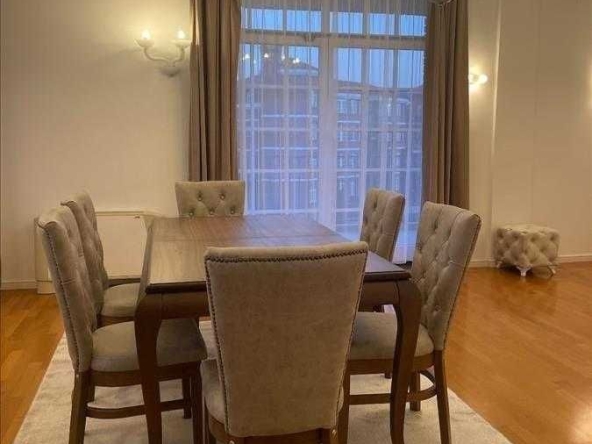 Дава се под наем Двустаен апартамент в Бургас, Славейков - 68 кв.м за 204 € - Снимка #1