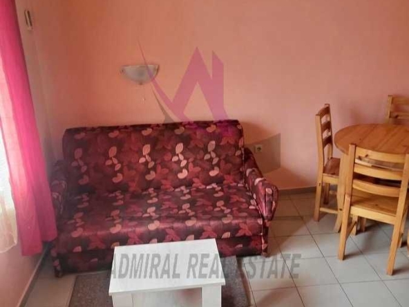 Дава се под наем Двустаен апартамент в Варна, Колхозен пазар - 50 кв.м за 300 € - Снимка #1