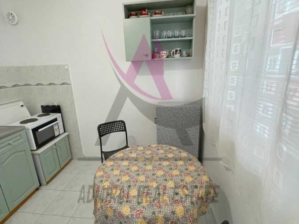 Дава се под наем Двустаен апартамент в Варна, Център - 35 кв.м за 300 € - Снимка #1