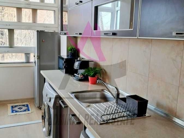 Дава се под наем Тристаен апартамент в Варна, Център - 116 кв.м за 900 € - Снимка #1