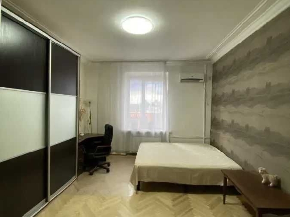 Дава се под наем Двустаен апартамент в София, Център - 55 кв.м за 408 € - Снимка #1