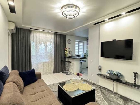 Дава се под наем Двустаен апартамент в София, Център - 65 кв.м за 459 € - Снимка #1