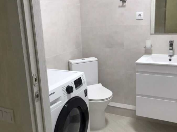 Дава се под наем Двустаен апартамент в София, Център - 55 кв.м за 402.39 € - Снимка #1