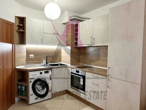 Дава се под наем Двустаен апартамент в Варна, Колхозен пазар - 60 кв.м за 409 € - Снимка #1