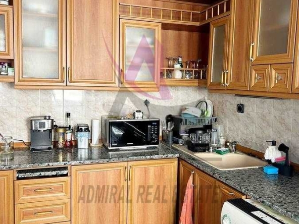 Дава се под наем Тристаен апартамент в Варна, Цветен квартал - 68 кв.м за 358 € - Снимка #1