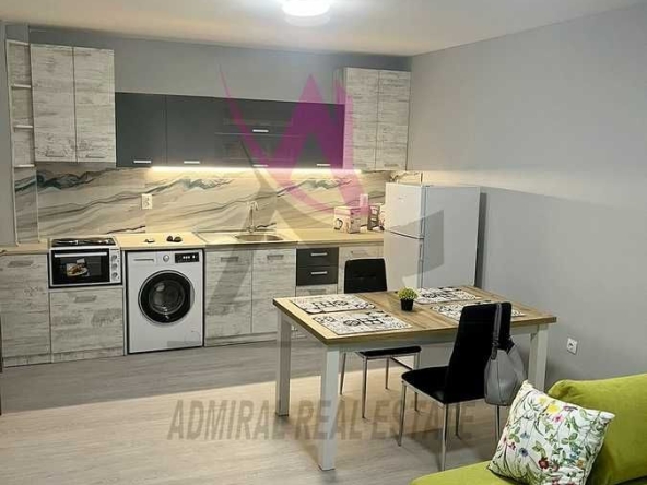 Дава се под наем Двустаен апартамент в к.к. Св.Св. Константин и Елена - 50 кв.м за 700 € - Снимка #1