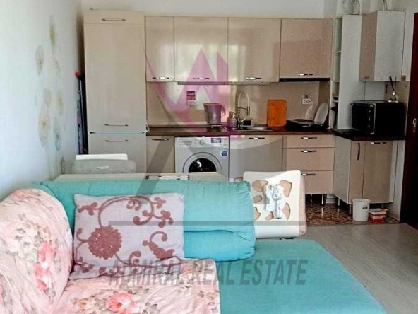 Дава се под наем Двустаен апартамент в Варна, м-т Траката - 45 кв.м за 511 € - Снимка #1