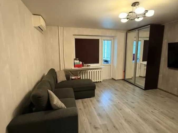Дава се под наем Едностаен апартамент в София, Зона Б-18 - 50 кв.м за 372.3 € - Снимка #1