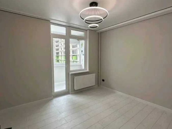 Дава се под наем Тристаен апартамент в София, Зона Б-18 - 100 кв.м за 637.5 € - Снимка #1