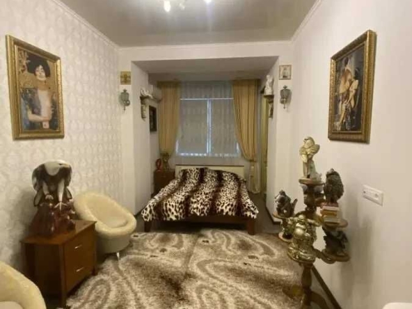 Дава се под наем Двустаен апартамент в София, Център - 55 кв.м за 448.8 € - Снимка #1