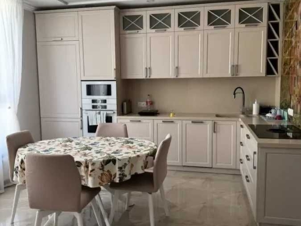 Дава се под наем Двустаен апартамент в София, Център - 55 кв.м за 408 € - Снимка #1