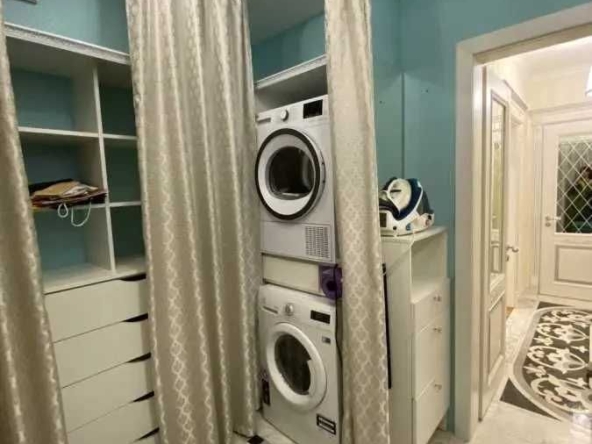 Дава се под наем Двустаен апартамент в София, Център - 56 кв.м за 407.49 € - Снимка #1