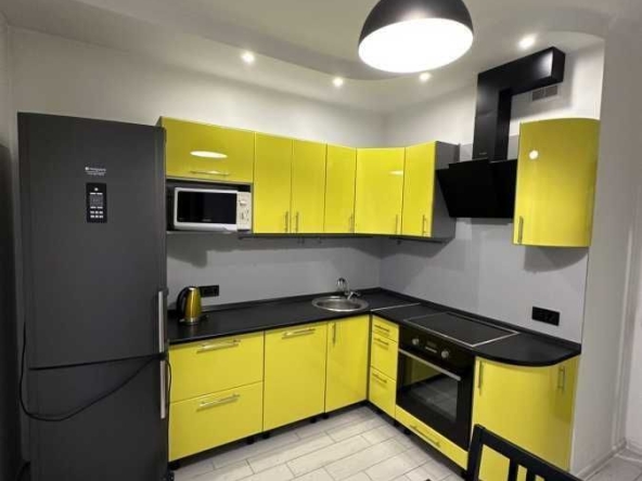 Дава се под наем Двустаен апартамент в София, Зона Б-18 - 70 кв.м за 698.19 € - Снимка #1