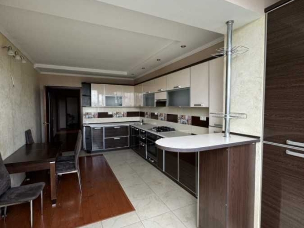 Дава се под наем Двустаен апартамент в София, Зона Б-18 - 80 кв.м за 797.64 € - Снимка #1