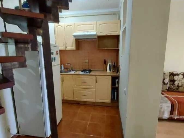 Дава се под наем Тристаен апартамент в София, Зона Б-18 - 79 кв.м за 548.25 € - Снимка #1