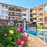 Тристаен апартамент в Несебър - 140 кв.м за 543 €/кв.м - Снимка #1