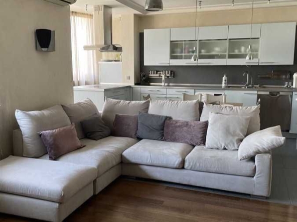 Дава се под наем Тристаен апартамент в София, Банишора - 79 кв.м за 612 € - Снимка #1